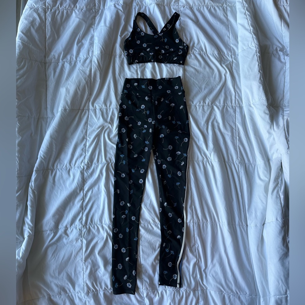 The Upside for SoulCycle Daisy Matching Set